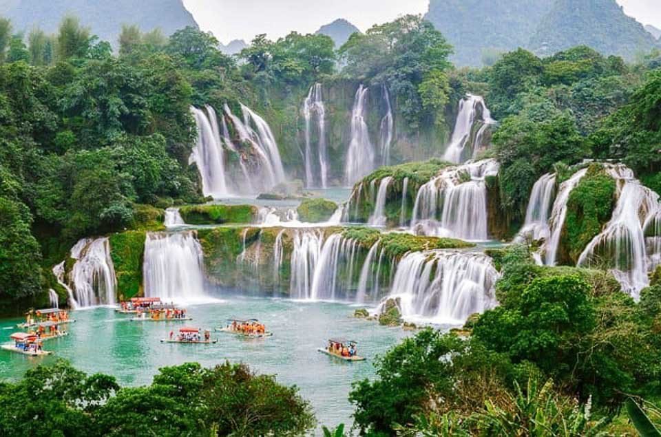 Vietnam Travel Guide: Hanoi, Halong Bay, Da Nang & Saigon